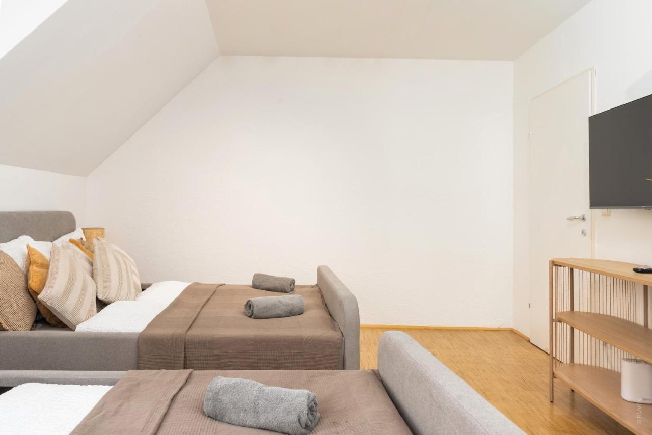 Apartment Penthouse, 3 Separate Bedrooms, 2 Min To U6 Nussdorfer Strasse Wien